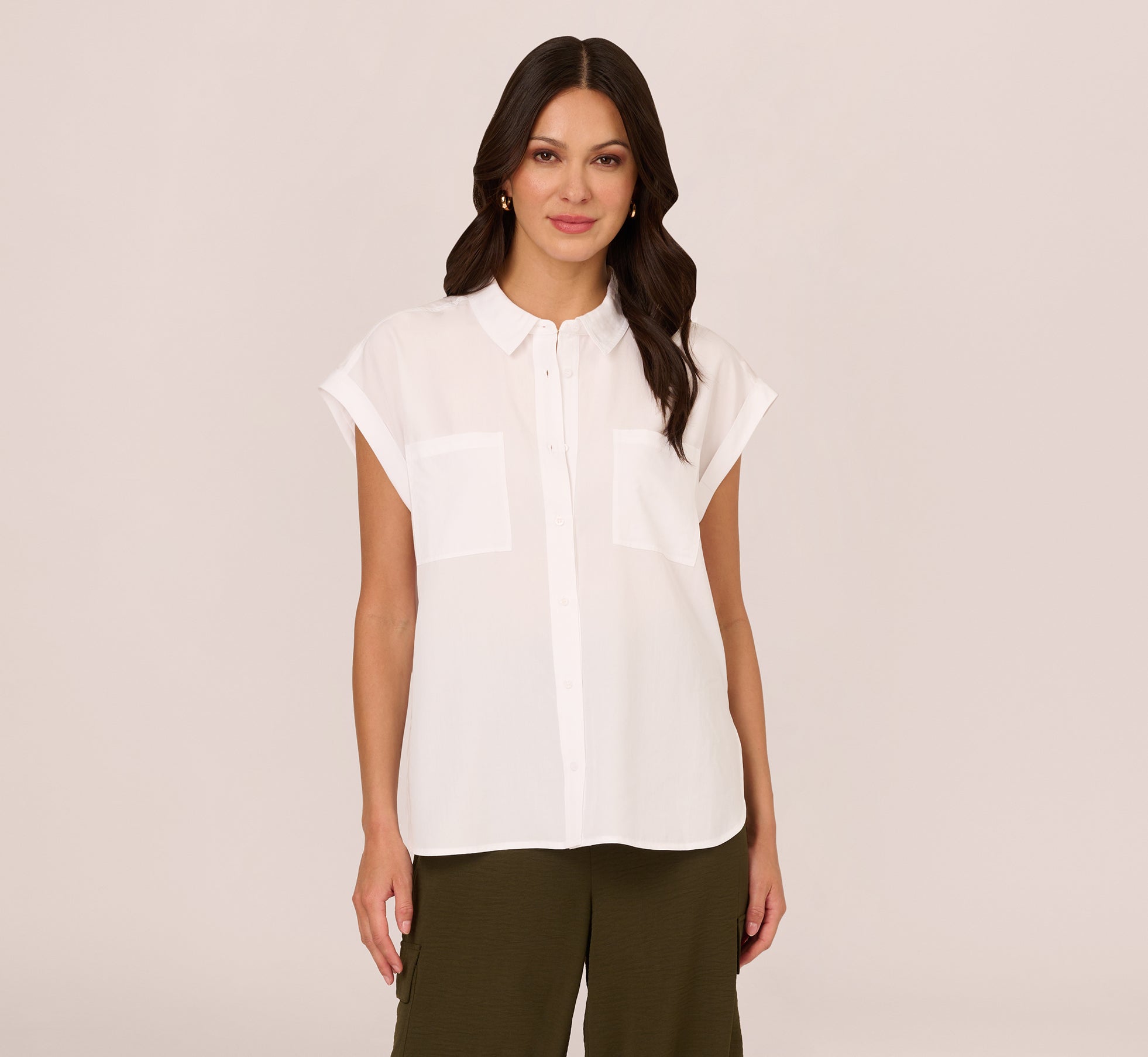 Sleeveless Utility Shirt With Chest Pockets In White Adrianna Papell