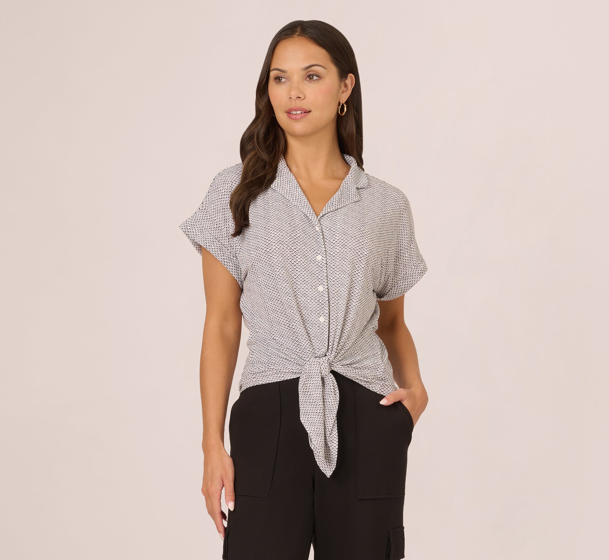 Printed Short Sleeve Collared Top With Tie Front In Ivory Arrow Geo 1