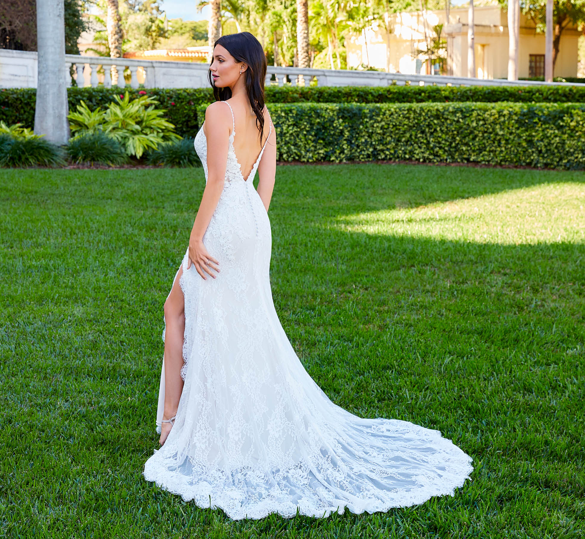 Sleeveless Lace Gown With V Neckline In Ivory Almond Nude