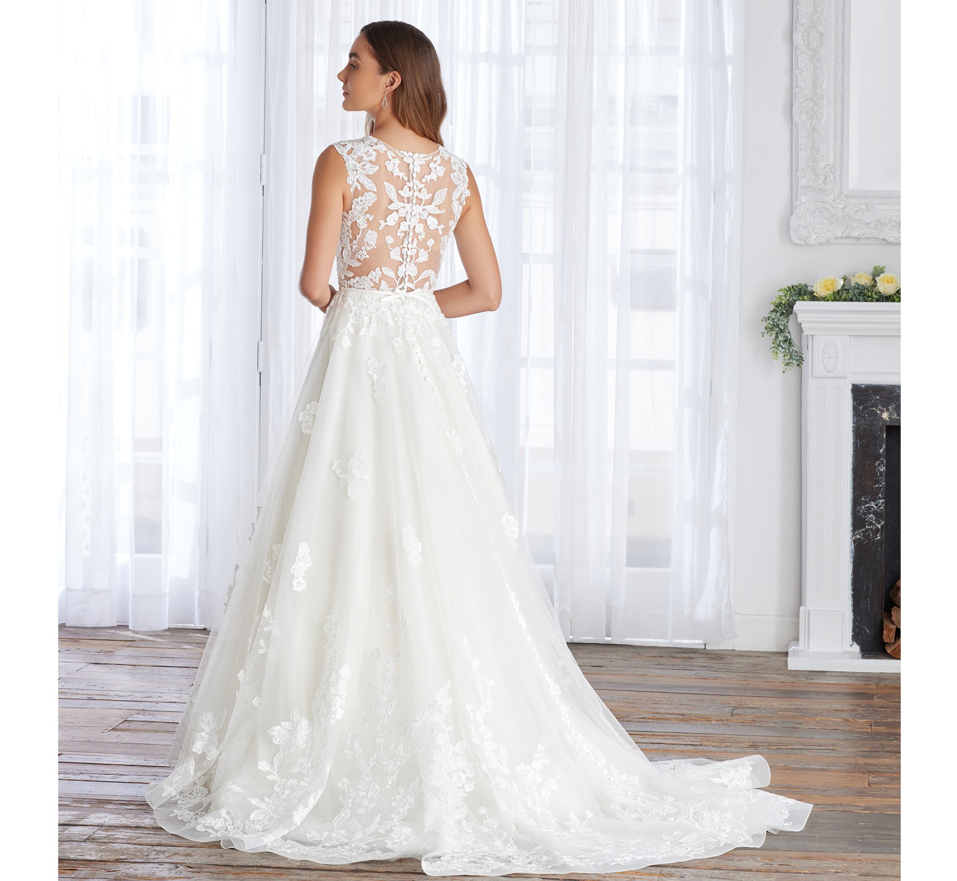 Floral Lace And Tulle Gown With Detachable Sleeves In Ivory