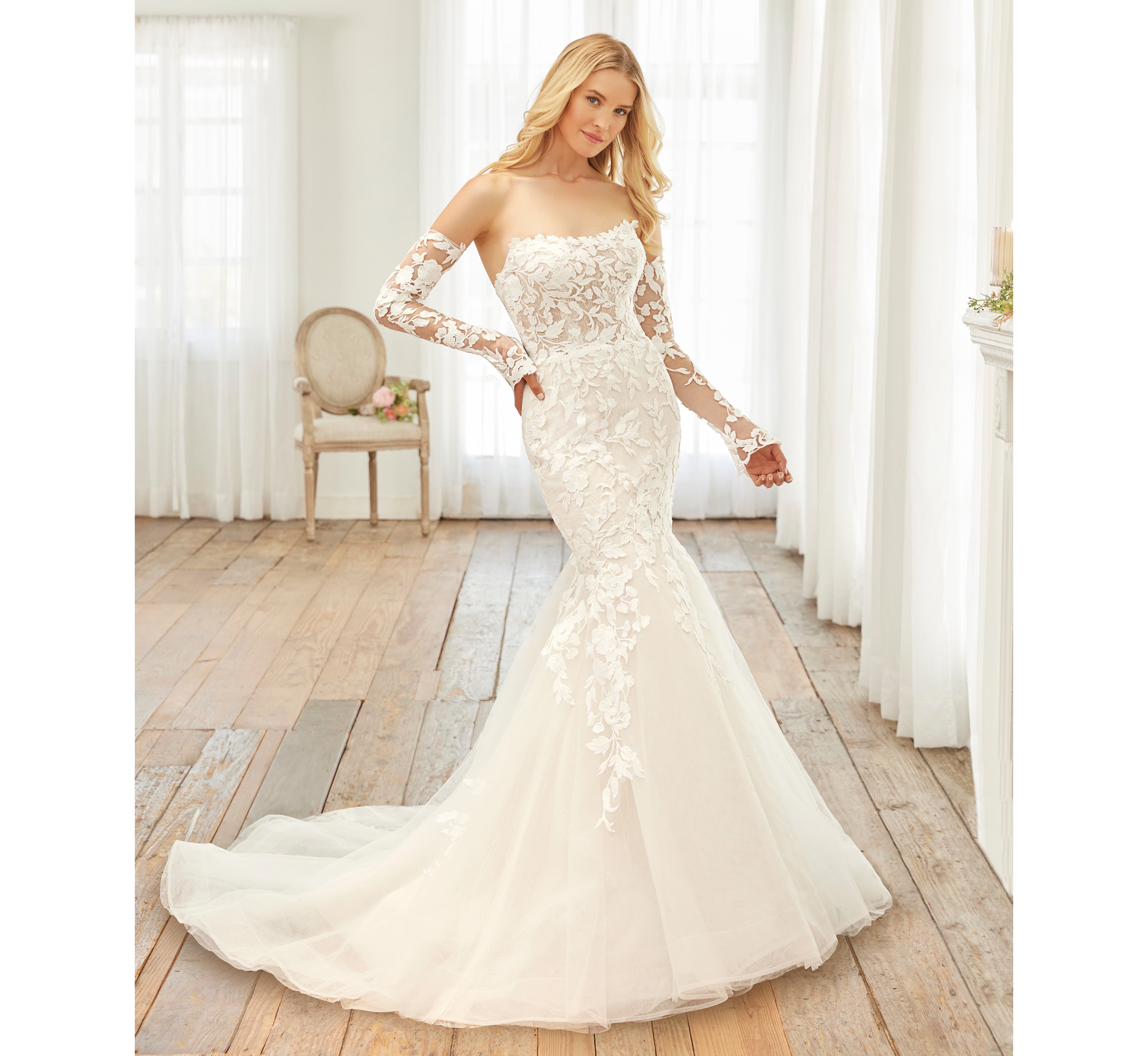 Lace And Tulle Strapless Mermaid Gown With Detachable Sleeves